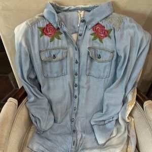 Aratta small embroidered denim shirt with floral back